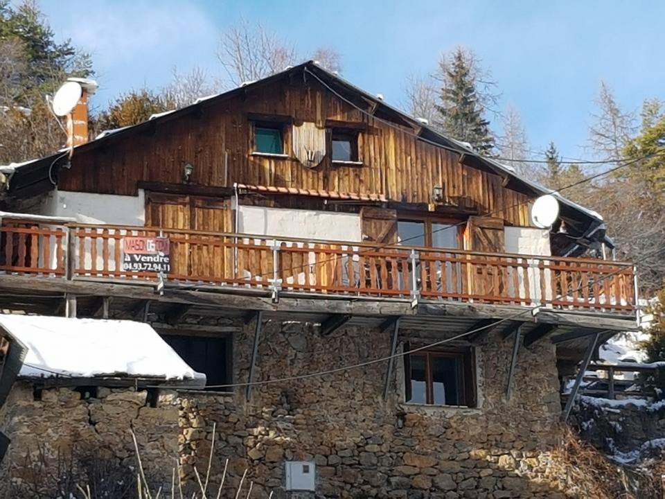 Sur Un Petit Nuage Villa Roubion Екстериор снимка